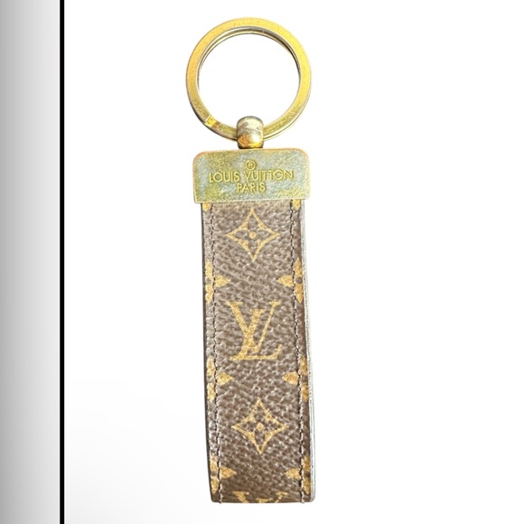 Louis Vuitton Keychain - Picture 3 of 13